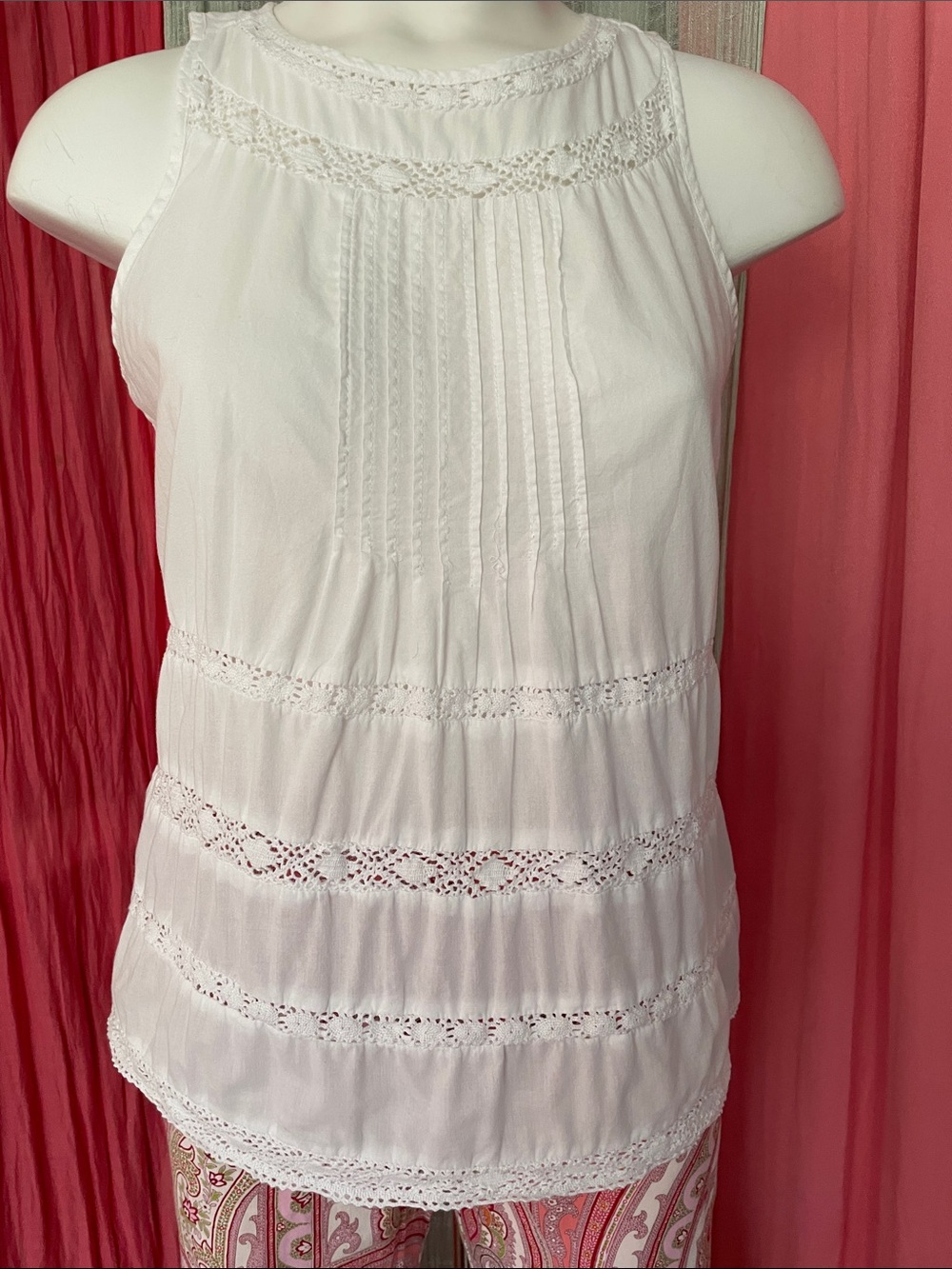 Women’s White Lace-Trim Sleeveless Tank Top